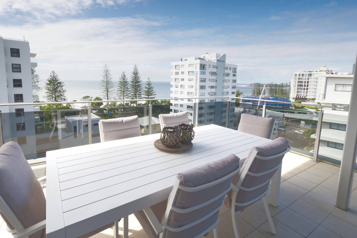 2 Bedroom Penthouse with Ocean Views | バルコニー