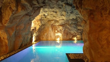 Indoor pool, pool loungers