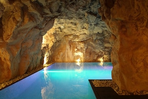 Indoor pool, pool loungers