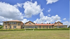Standard Studio, 1 Queen Bed | Front of property - Manor Views (Huntly)