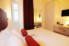 2 bedrooms, Frette Italian sheets, premium bedding, minibar