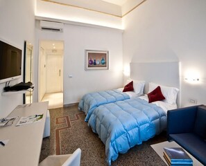 2 bedrooms, Frette Italian sheets, premium bedding, minibar