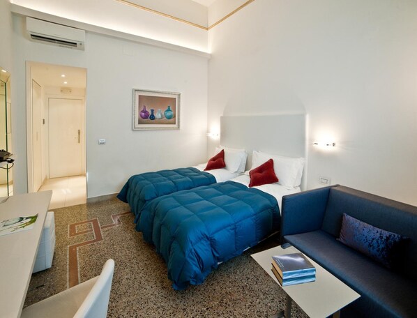 2 bedrooms, Frette Italian sheets, premium bedding, minibar