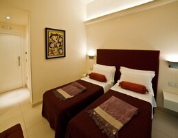 2 bedrooms, Frette Italian sheets, premium bedding, minibar