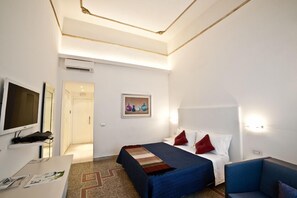 2 bedrooms, Frette Italian sheets, premium bedding, minibar