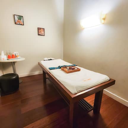 Aromatherapy, body scrubs, reflexology, 1 treatment room