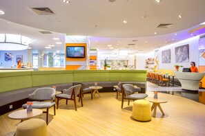 Breakfast served, local and international cuisine - HARRIS Hotel & Conventions Kelapa Gading Jakarta (Jakarta)