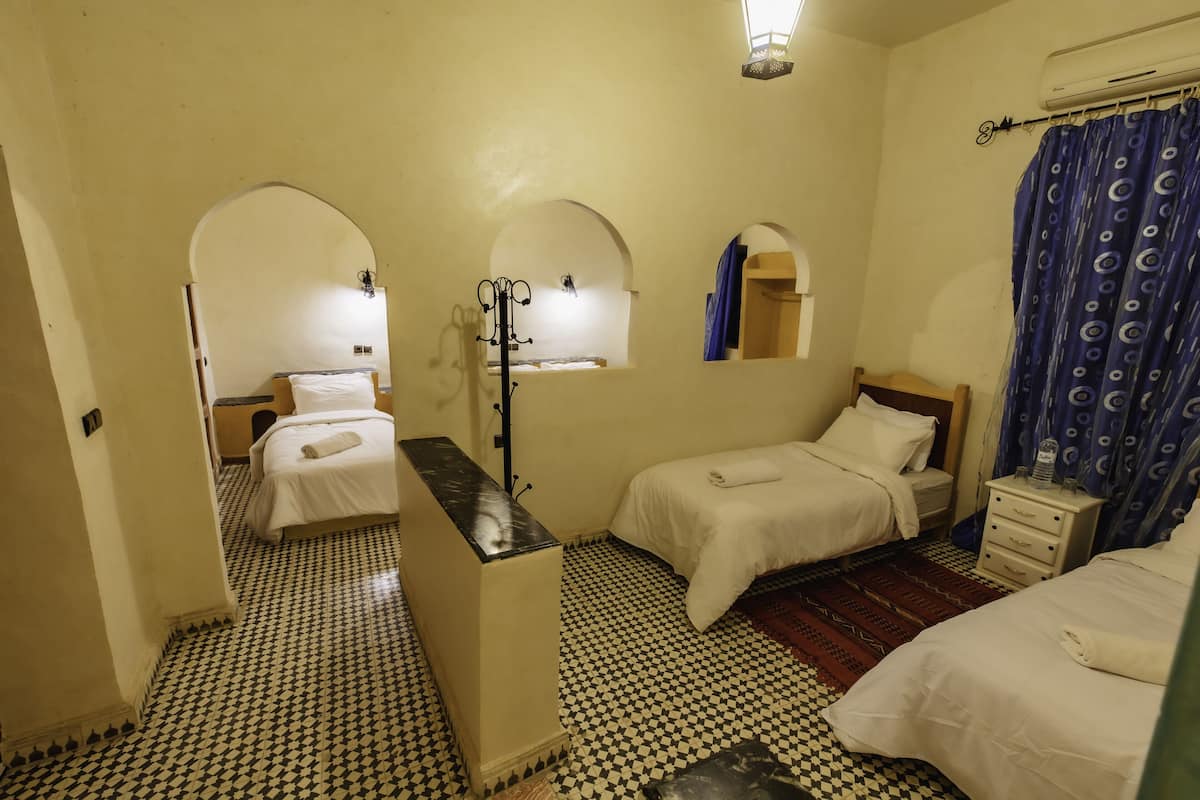 Family Room | WiFi (free), bed sheets