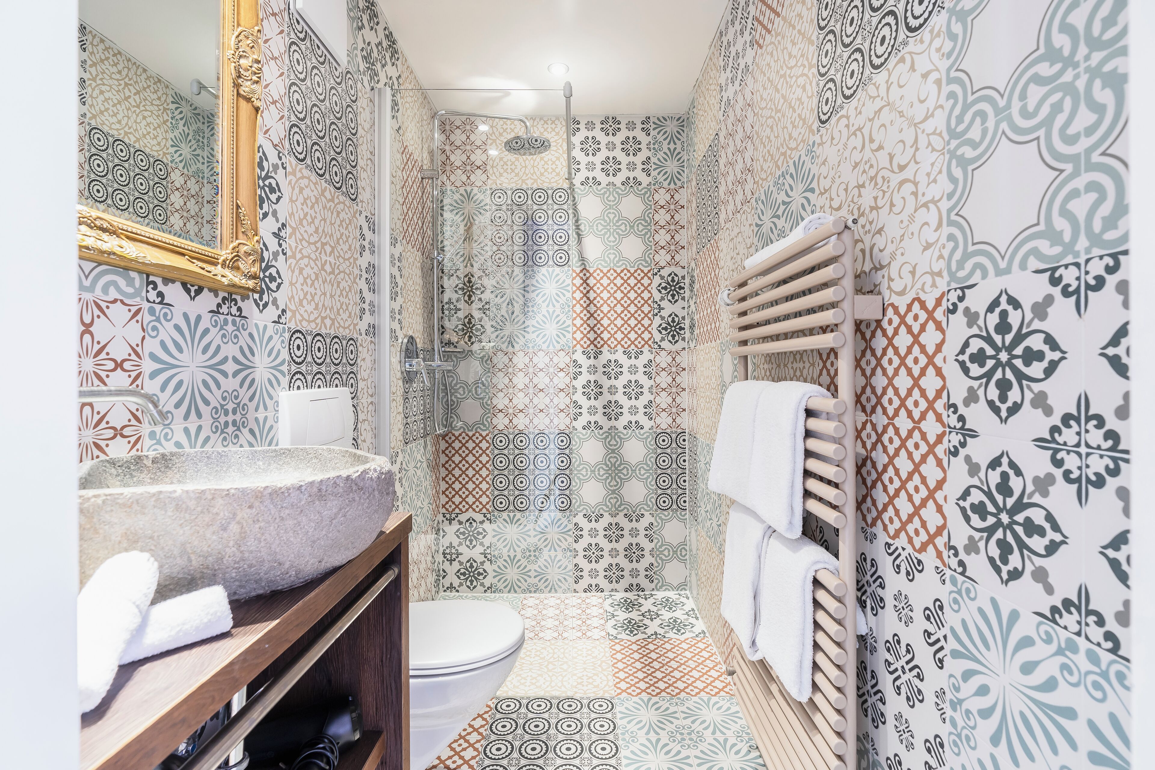 triple room | bathroom | shower, free toiletries, hair dryer, towels