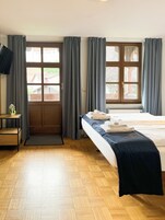 双人房 | 客房内保险箱、隔音、熨斗/熨板、免费 WiFi