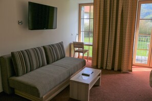 ห้องจูเนียร์สวีท | โต๊ะทำงาน, ห้องเก็บเสียง, Wi-Fi ฟรี