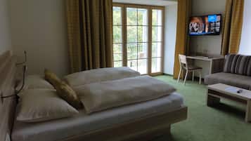 Superior Double Room | Desk, soundproofing, free WiFi