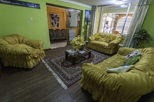 Sala de estar en el lobby