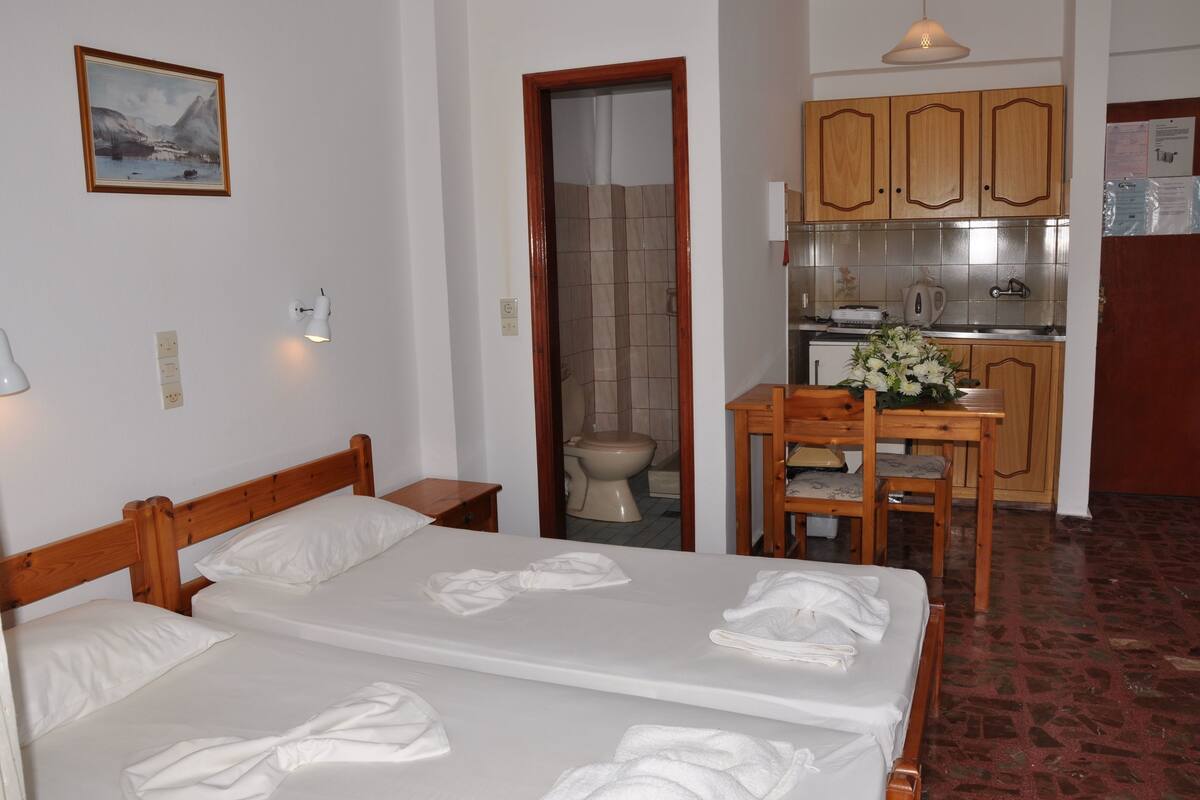 Economy Apartment for 2 people | Cribs (free), rollaway beds (surcharge), bed sheets