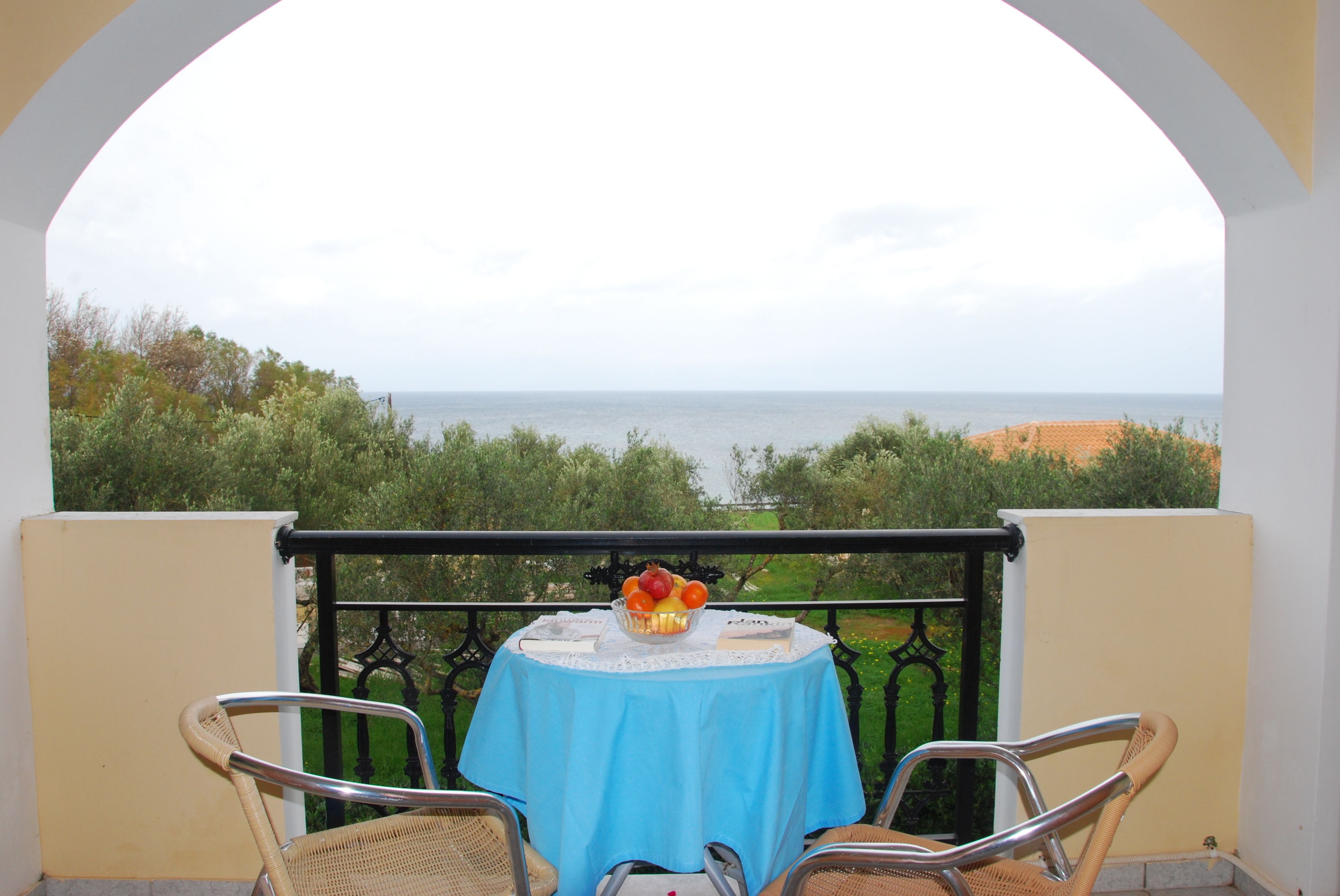 studio (triple) | balcony