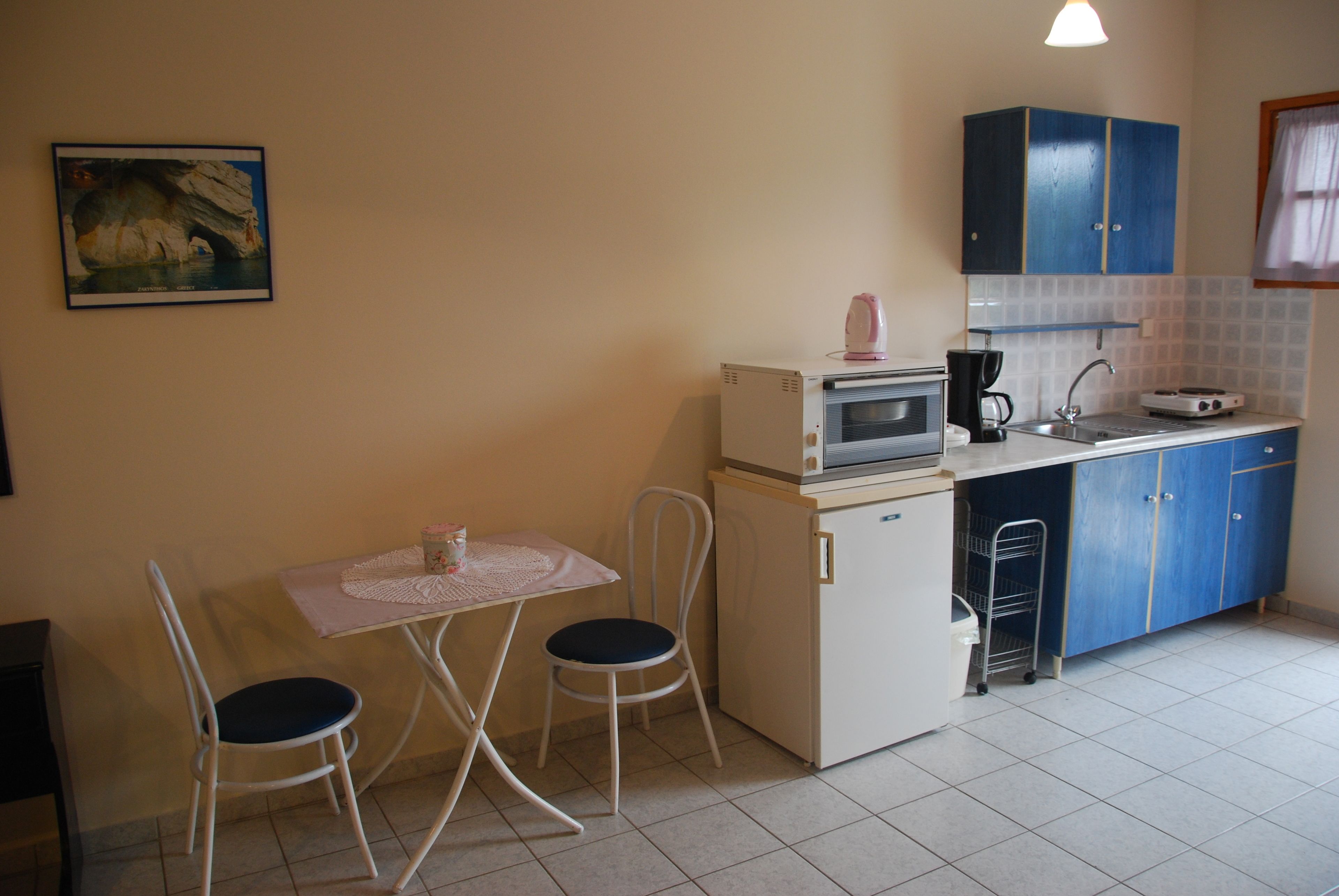 family studio | private kitchenette | fridge, stovetop, coffee/tea maker