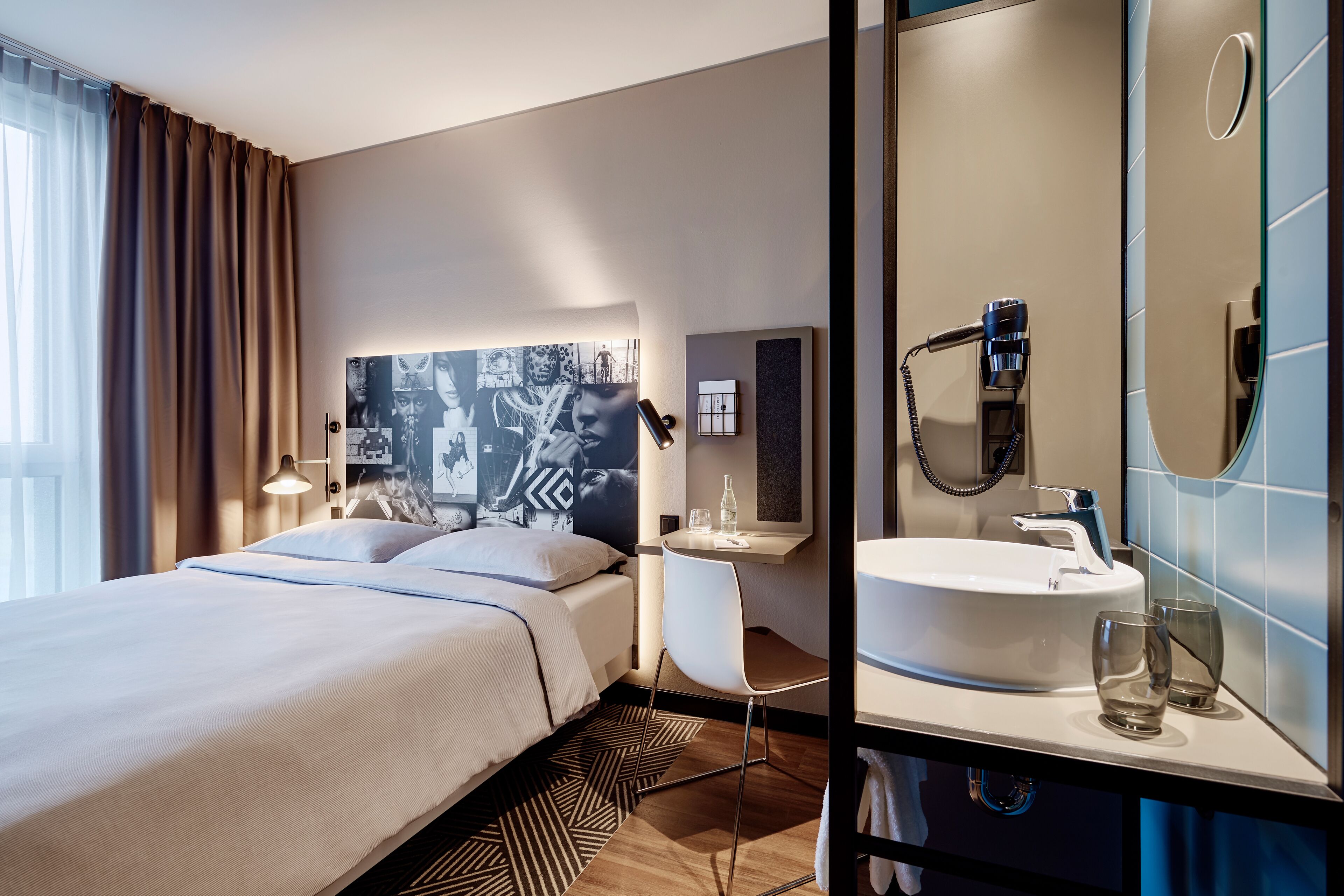 légère room | 1 bedroom, hypo-allergenic bedding, blackout curtains, soundproofing