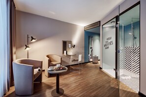 Chambre Confort (Residence Zimmer) | Coin séjour | Télévision LED