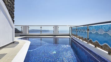 Suite Premium, piscina privata, vista mare | 1 camera, biancheria da letto di alta qualità, una cassaforte in camera