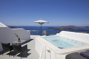 Honeymoon Suite, Sea View (Plunge Pool) | 1 soveværelse, premium-sengetøj, pengeskab på værelset