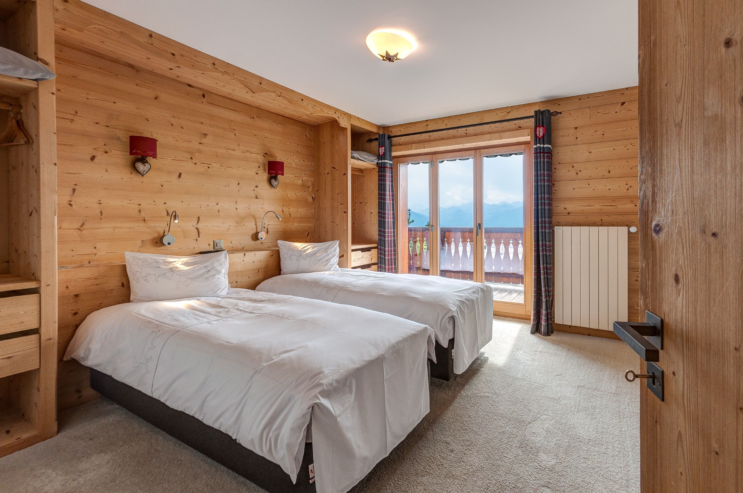chalet, terrace (residence) | premium bedding, down duvets, in-room safe, desk
