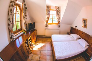 Comfort Double Room | Minibar, in-room safe, desk, free cots/infant beds