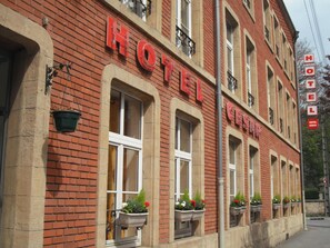 Exterior - César Hôtel (Charleville-Mezieres)