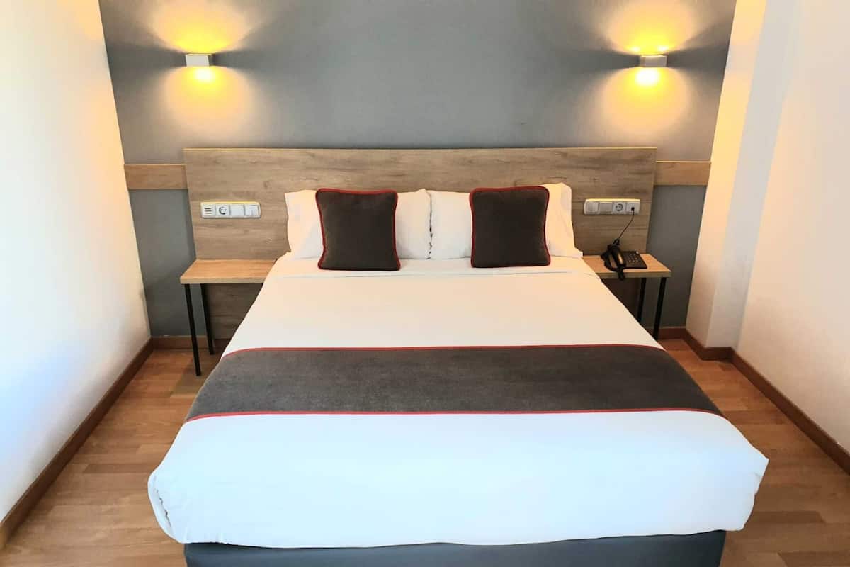 1 slaapkamer, een bureau, geluiddichte muren, gratis wifi