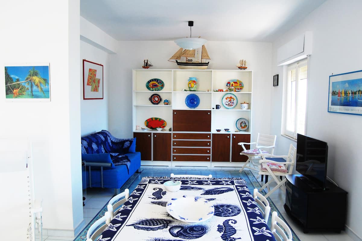 Apartment, 1 Bedroom (Via S. Stefano del Sole, 7 - Sole Blu) | Living room