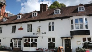 Exterior - The Ship and Bell (Waterlooville)