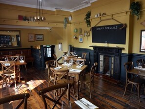 Restaurant - The Ship and Bell (Waterlooville)