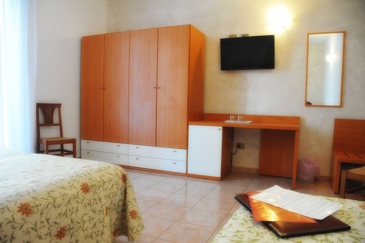 Superior Double or Twin Room | In-room safe, desk, WiFi (free)