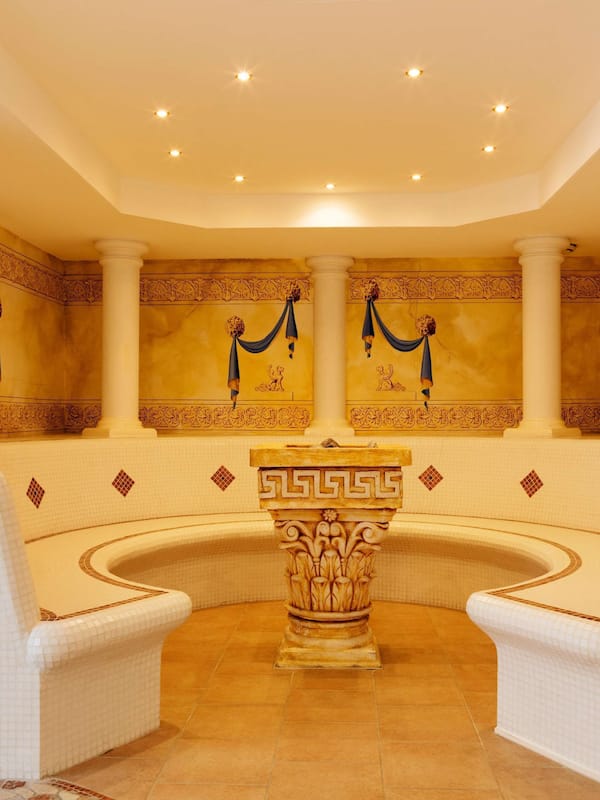 Sauna, steam room, Turkish bath/hammam, body treatments, hydrotherapy