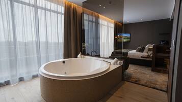 Sky Suite | Salle de bain | Articles de toilette (gratuits), séchoir à cheveux, serviettes fournies