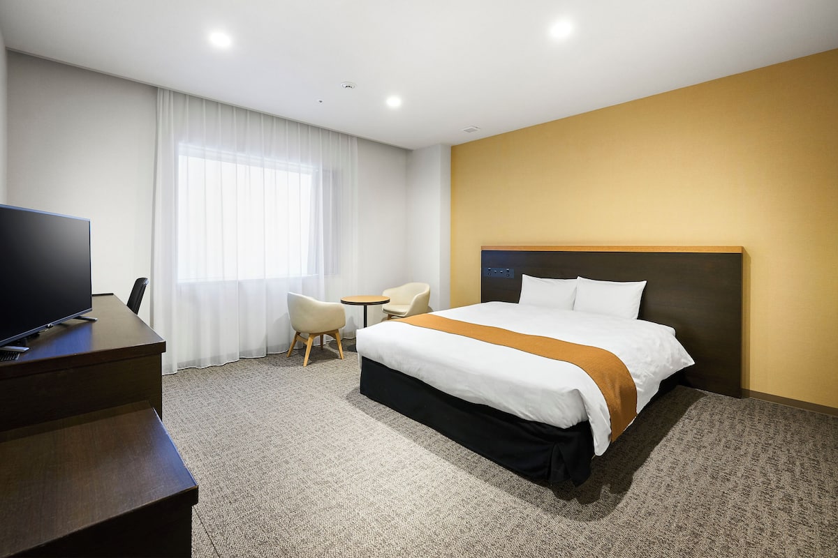 Ropa de cama de alta calidad, cubrecamas y escritorio