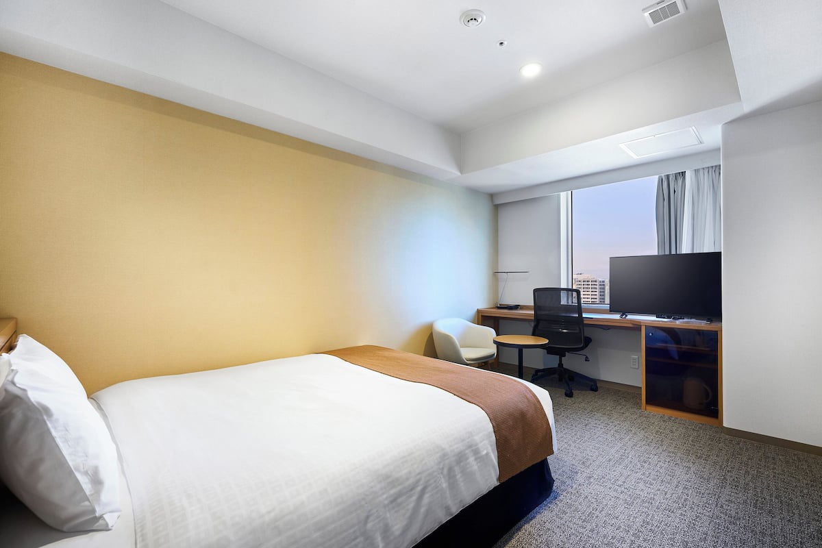 Ropa de cama de alta calidad, cubrecamas y escritorio