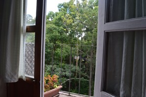 Single Room, 1 Double Bed | Balcony view - Eco Suites Uxlabil Guatemala City (Guatemala City)