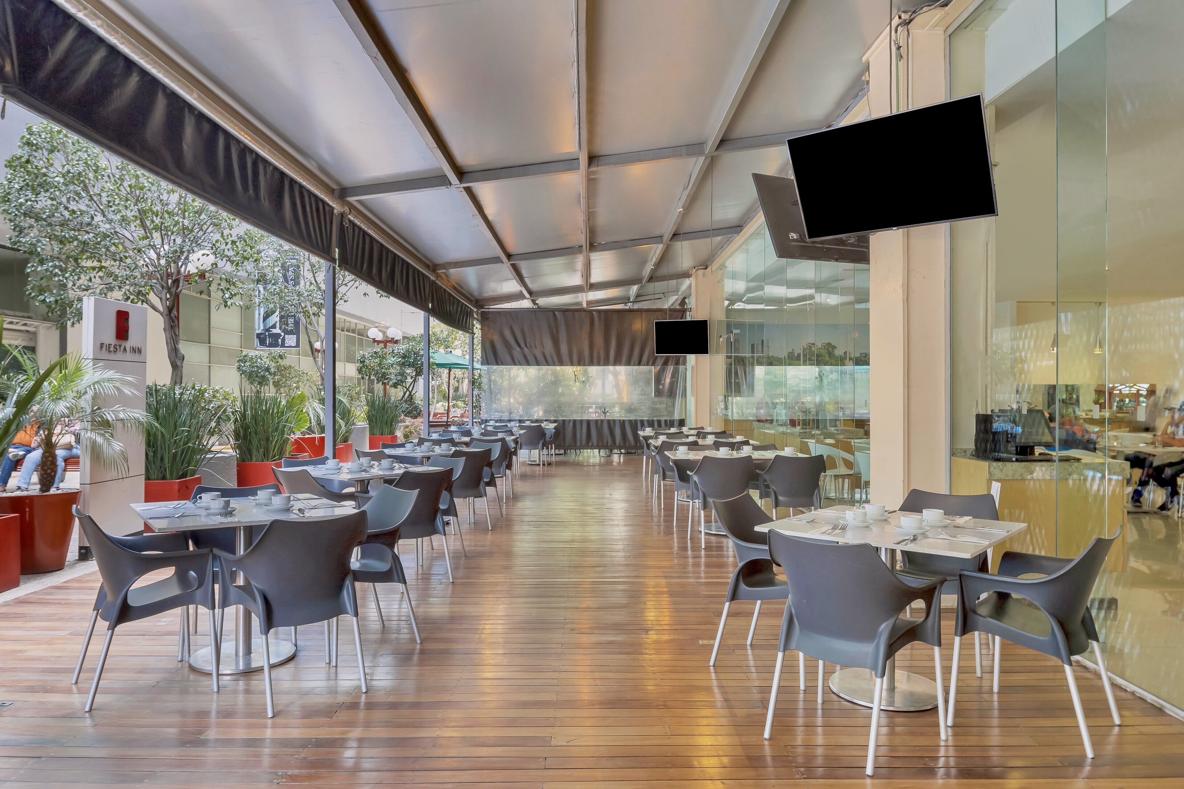 breakfast, dinner and brunch served