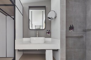 Bathroom sink - Fiesta Inn Insurgentes Sur (Mexico City)