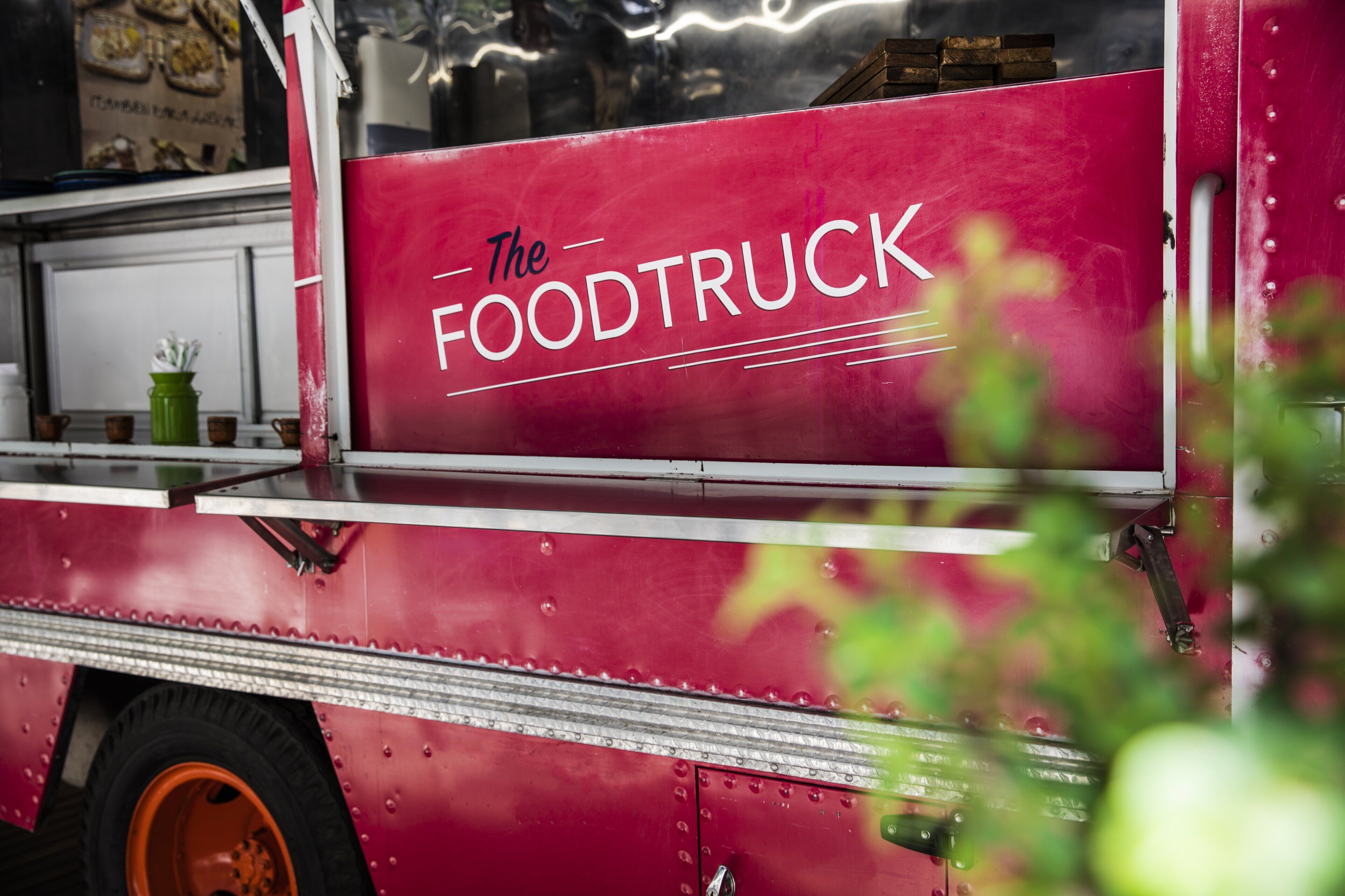 breakfast, dinner and brunch served