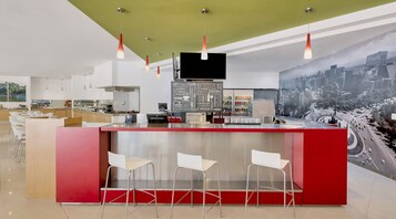 Daily buffet breakfast (MXN 379 per person)