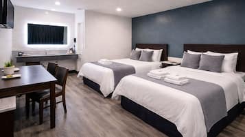 Standard Room, 2 Katil Kelamin (Double) | Meja, seterika/papan seterika, katil lipat simpan percuma