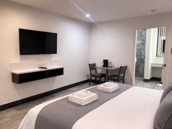 Standard Room, 1 King Bed | Desk, iron/ironing board, free rollaway beds, free WiFi