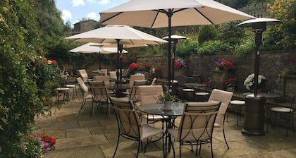 The White Hart