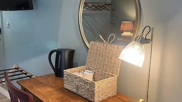 Twin Room, Ensuite | Room amenity