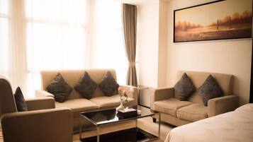 Flat-screen TV, pay films