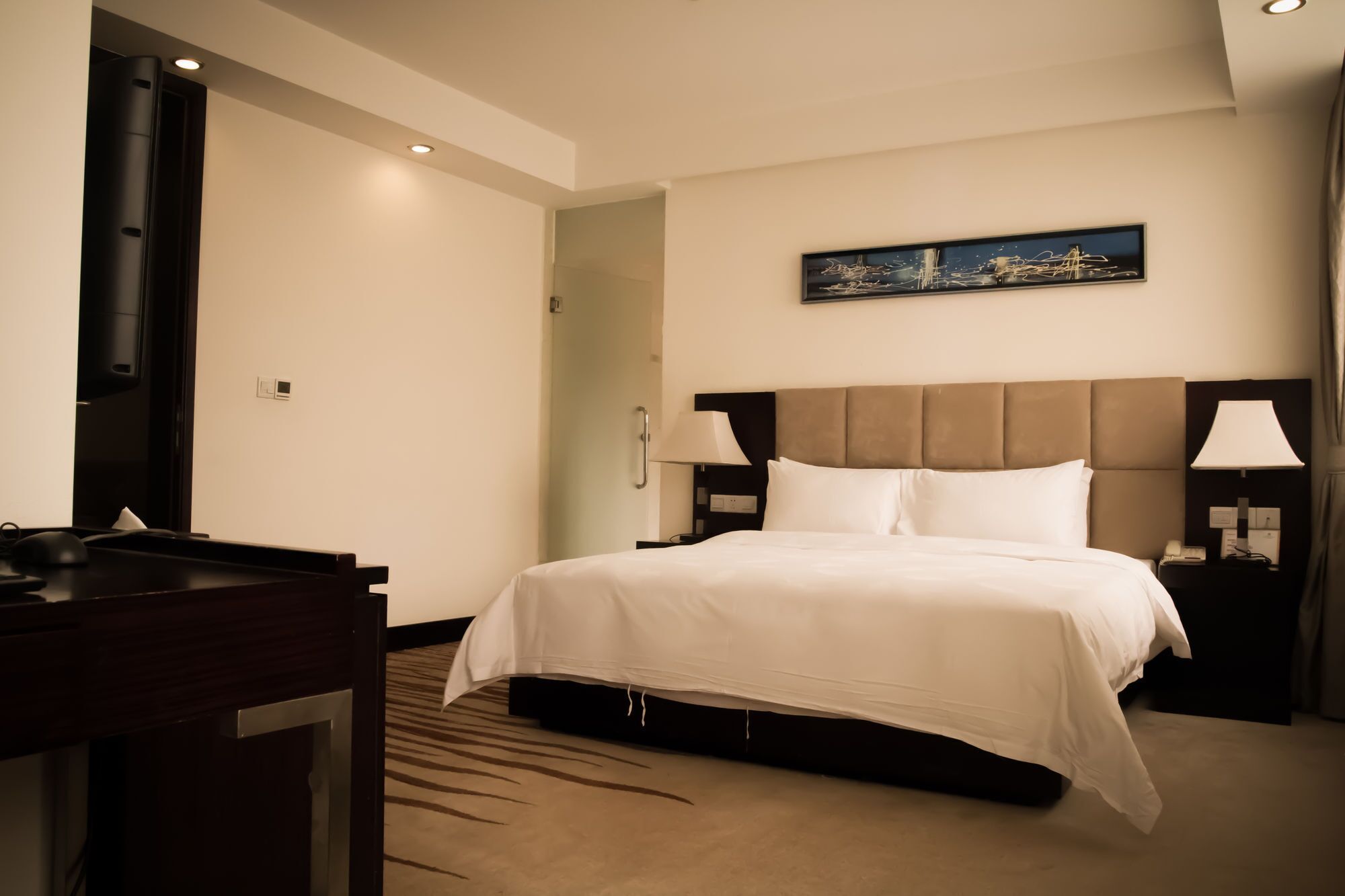 Executive Suite, 2 Bedrooms, Refrigerator | Premium bedding, minibar, in-room safe, desk