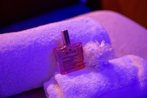 Een sauna, een bubbelbad, een stoombad