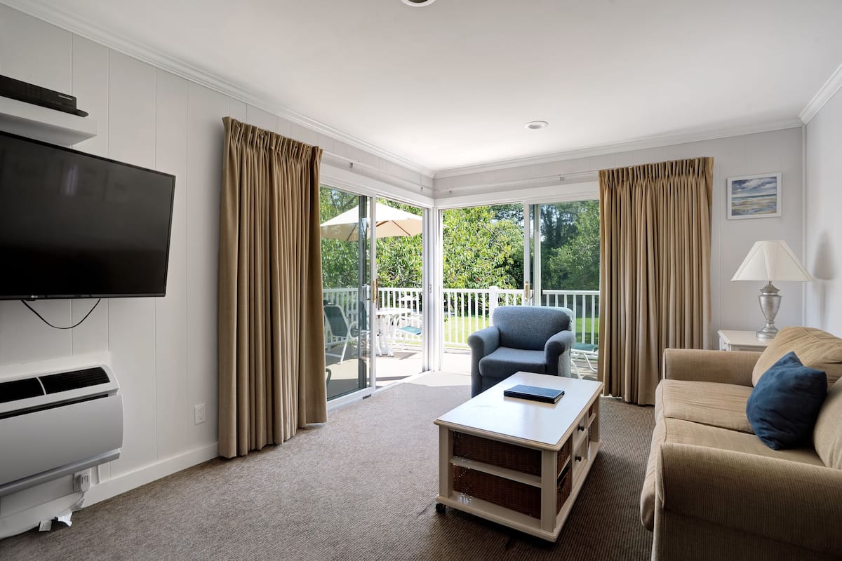 Deluxe Suite, Kitchen | WiFi (free)