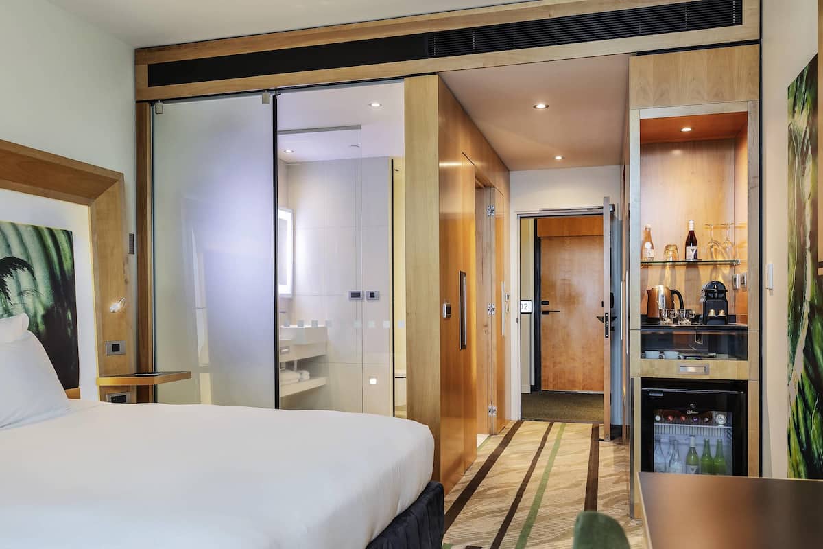 Habitació executiva, 1 llit de matrimoni gran | 1 dormitori, caixa forta a l'habitació, escriptori i cortines opaques